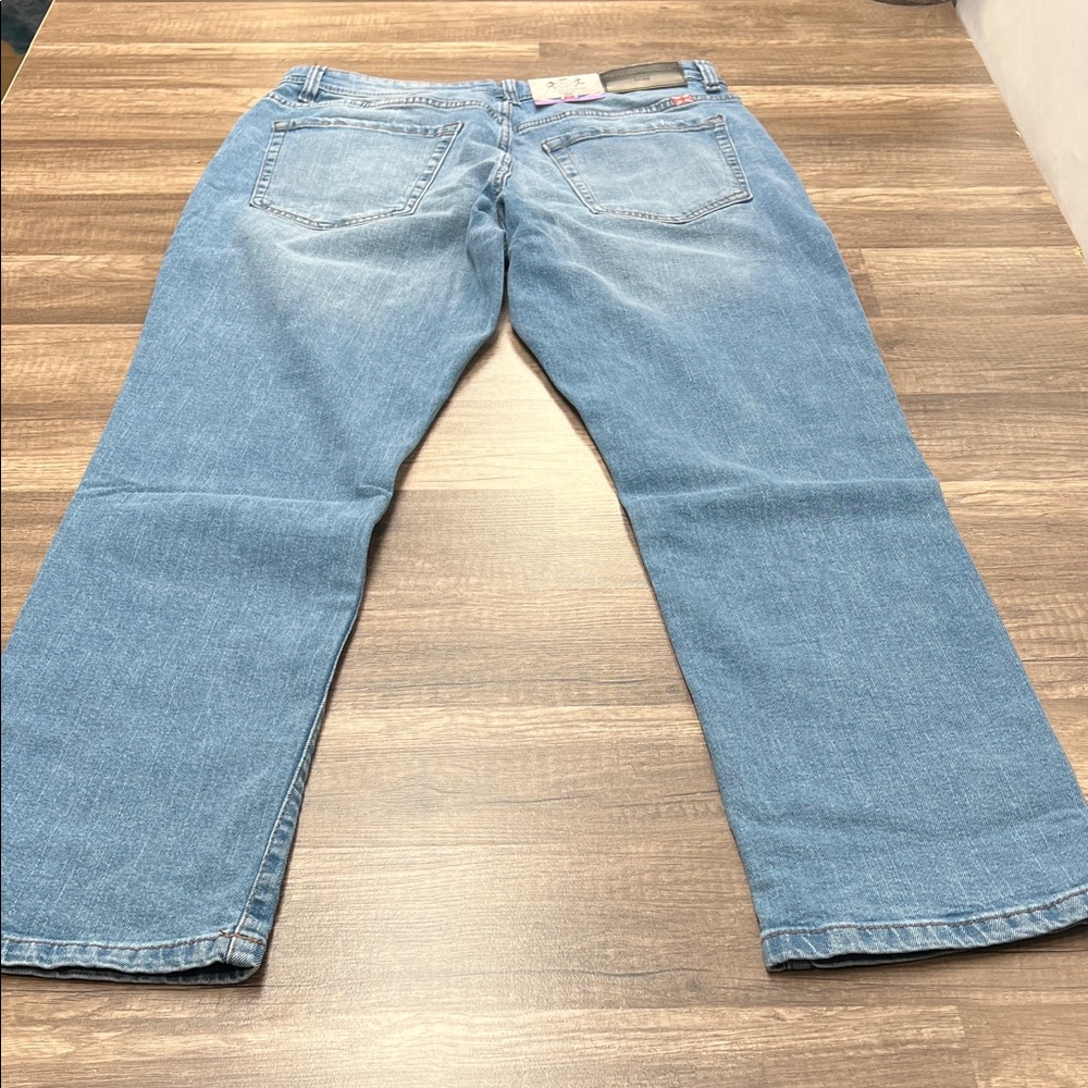 English Laundry Light Blue Denim Jeans - Picture 9 of 11